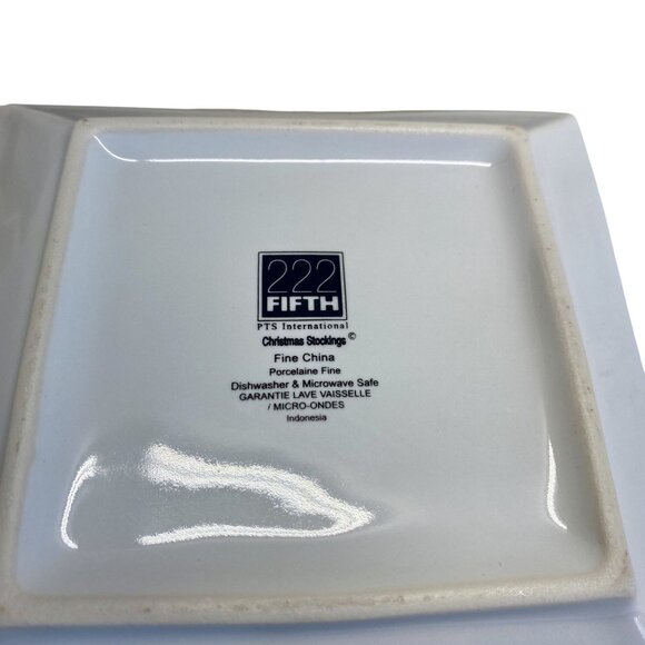 Set Of 4 222 Fifth Porcelain Square Holiday Plates With Christmas Stocking Desig - Picture 4 of 4